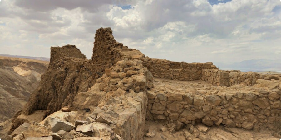 Sortir du désert : un voyage à travers les merveilles archéologiques du parc national de Massada